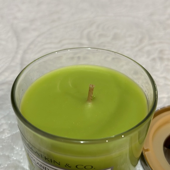 The White Barn and Slatkin Co sea‎ island cotton and island margarita candles - Picture 13 of 14